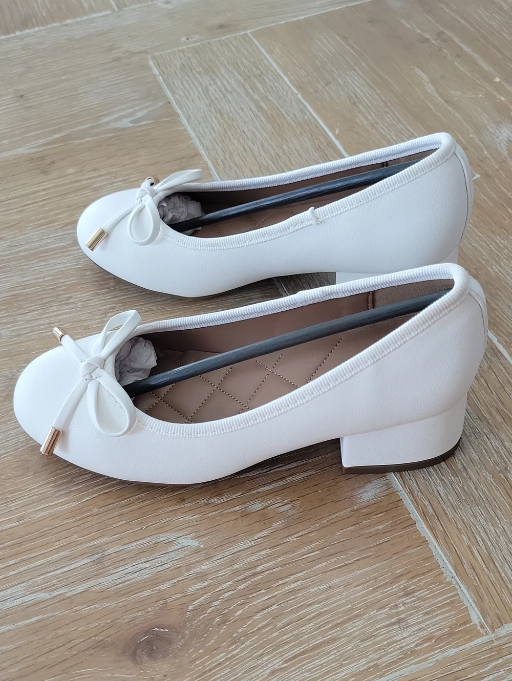 Aerosoles Kids Mia White Shoes Size 11 NIB